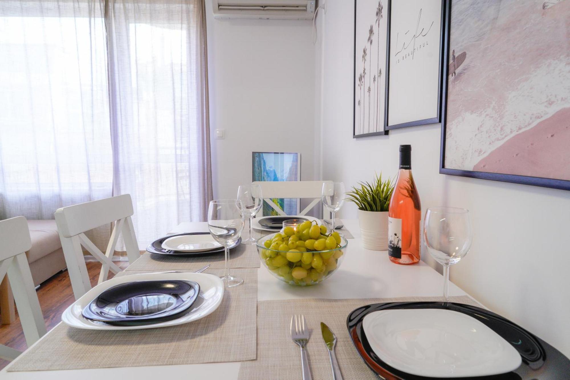 Central Cosy, Fully Renovated 2Bd Near The Cathedral Варна Екстериор снимка
