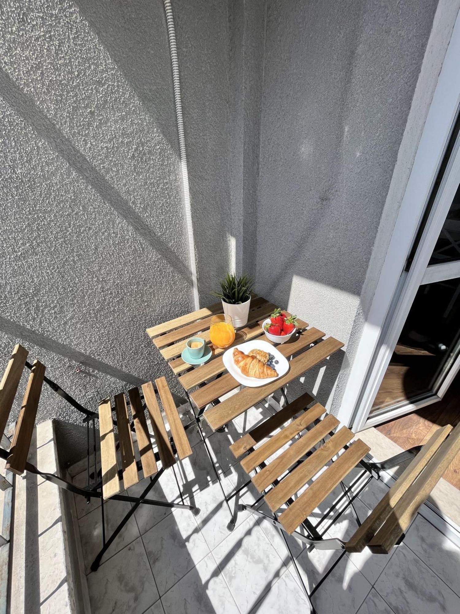 Central Cosy, Fully Renovated 2Bd Near The Cathedral Варна Екстериор снимка